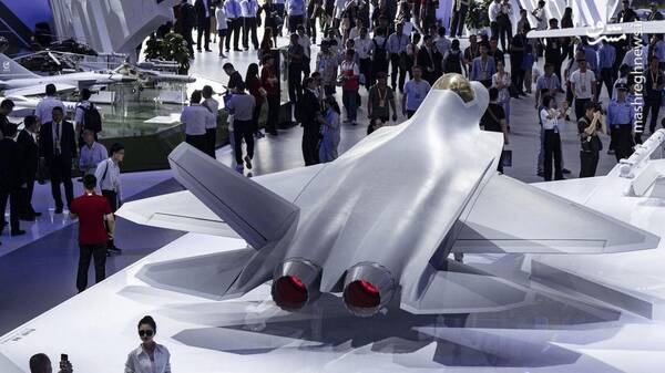 چین برای نخستینبار جنگندههای J-۳۵ را به نمایش عمومی گذاشت+ عکس