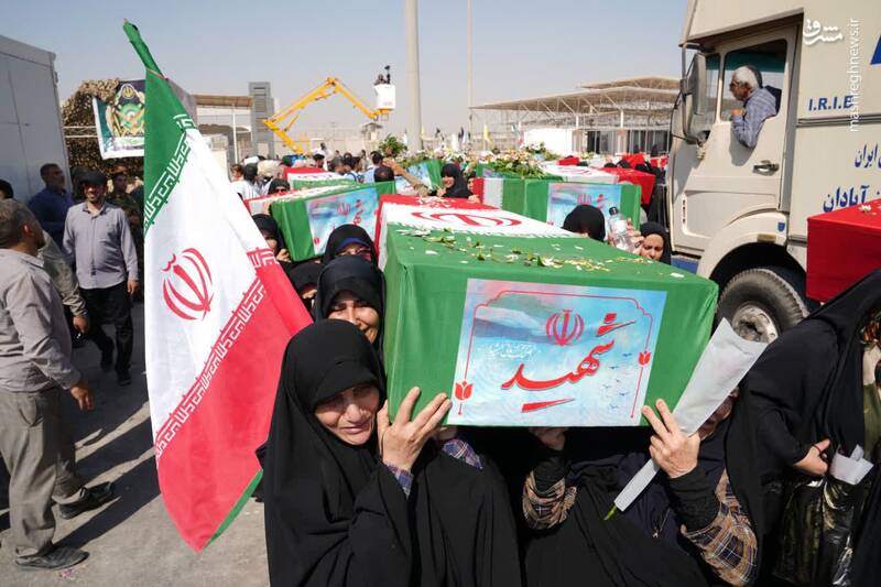 عکس/ ورود پیکر ۴۴ شهید تازه تفحص شده از مرز شلمچه