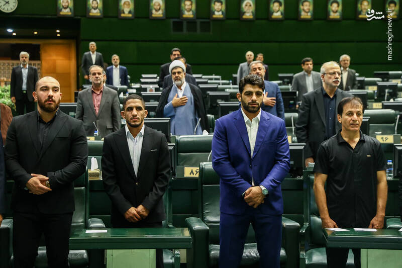 عکس / تجلیل از مدالآوران کشتی در مجلس 7