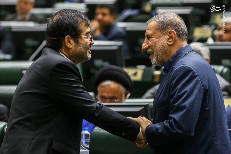 عکس / تجلیل از مدالآوران کشتی در مجلس 5