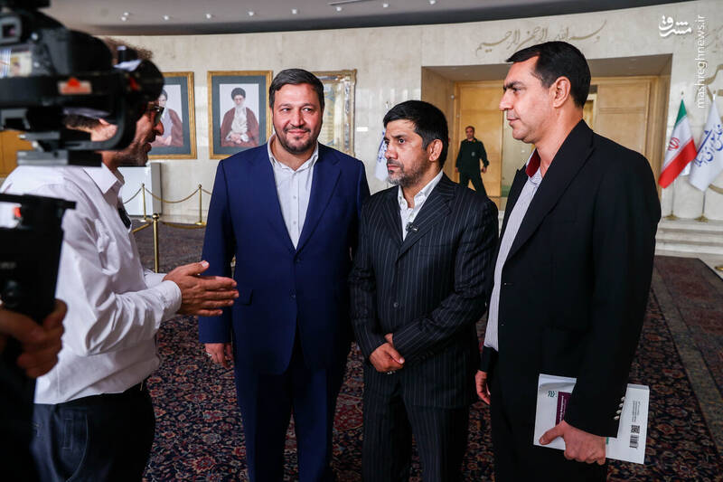 عکس / تجلیل از مدالآوران کشتی در مجلس 35