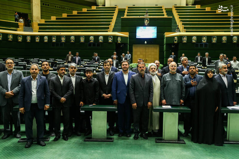 عکس / تجلیل از مدالآوران کشتی در مجلس 6