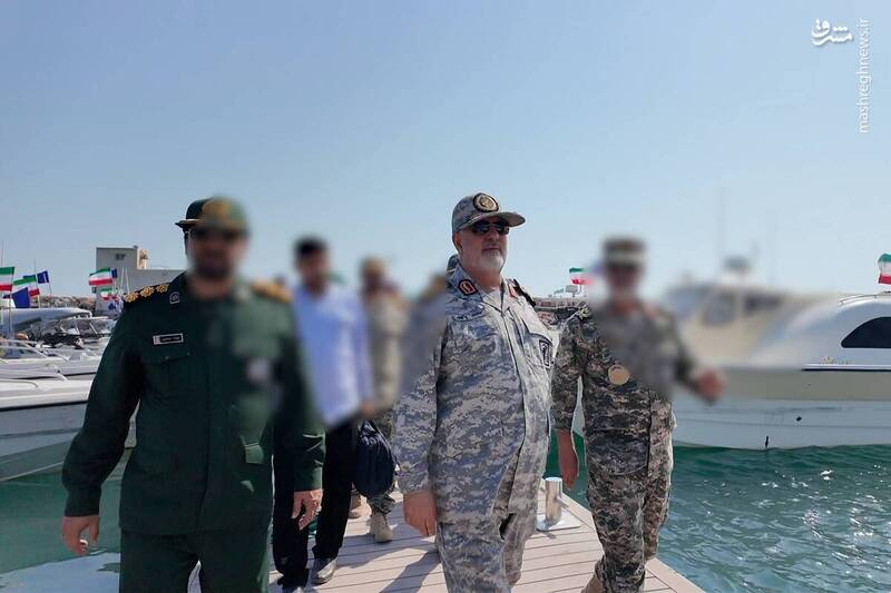 تصاویری از بازدید فرمانده کل سپاه از آمادگی رزم یگانهای عملیاتی جزایر خلیجفارس