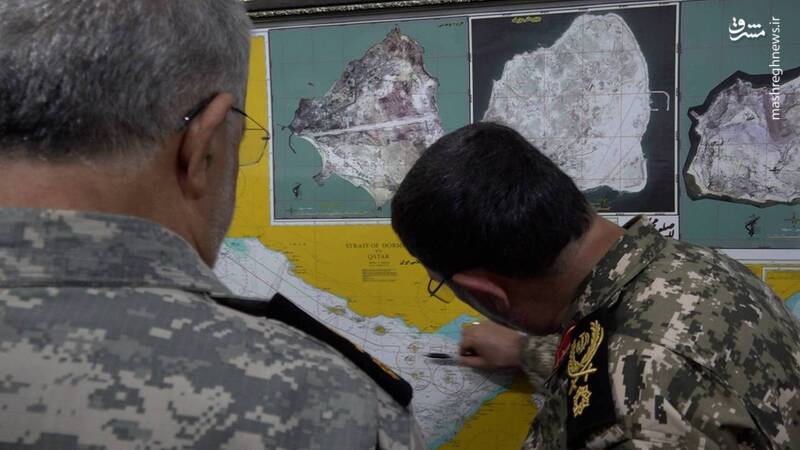 تصاویری از بازدید فرمانده کل سپاه از آمادگی رزم یگانهای عملیاتی جزایر خلیجفارس