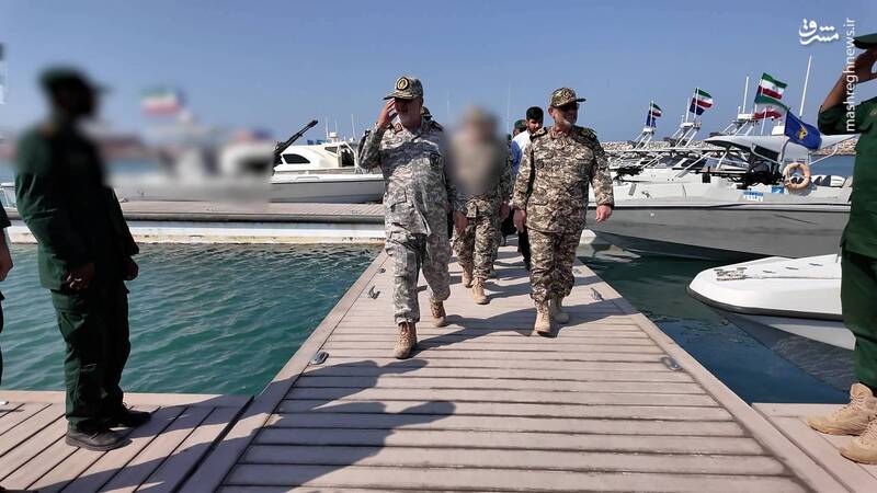 تصاویری از بازدید فرمانده کل سپاه از آمادگی رزم یگانهای عملیاتی جزایر خلیجفارس