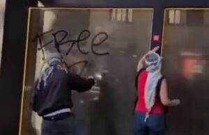 فیلم/ تخریب فروشگاه‌های زنجیره‌ای حامی اسرائیل در بارسلونا