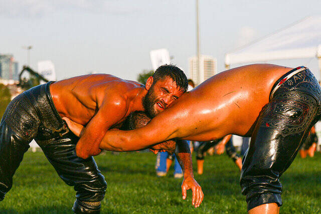 ورزش یا شوخی؟ آشنایی با 10 رشته عجیب و غریب! 10