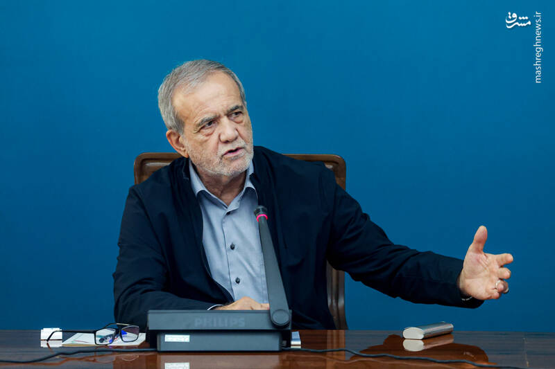 عکس / دیدار پزشکیان با اعضای کمیسیون حقوقی و قضایی مجلس 7