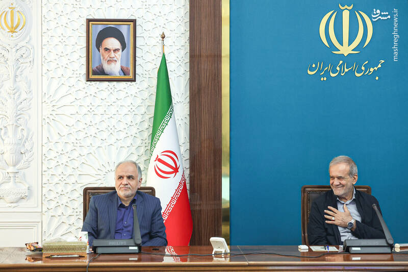 عکس / دیدار پزشکیان با اعضای کمیسیون حقوقی و قضایی مجلس 3