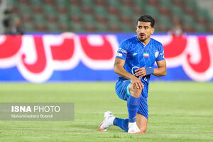 بازیکن استقلال یک ماه دور از میادین؟