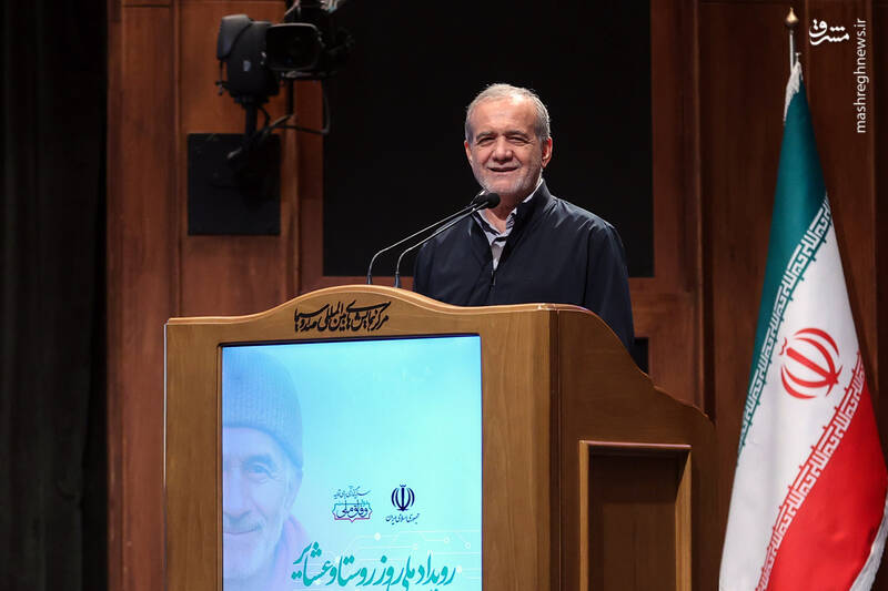 عکس / حضور رئیس جمهور در رویداد روز ملی روستا و عشایر 25