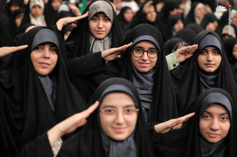 عکس / رویداد ملی "ایران همدل" در حسینیه امام خمینی (ره) 38