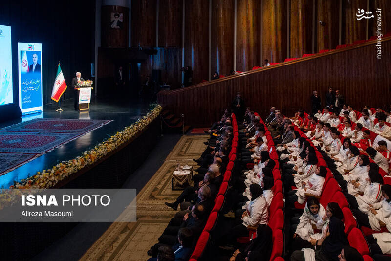 عکس / آیین تجلیل از مدال آوران ورزشی دانش آموزی 13