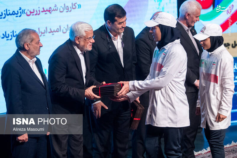 عکس / آیین تجلیل از مدال آوران ورزشی دانش آموزی 24