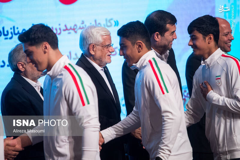 عکس / آیین تجلیل از مدال آوران ورزشی دانش آموزی 22