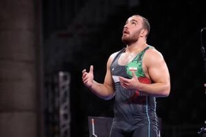 فیلم / ارادت ملی پوش کشتی آزاد کشورمان به امام رئوف