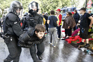 حمله وحشیانه پلیس آلمان به تظاهرات همبستگی با غزه+ فیلم