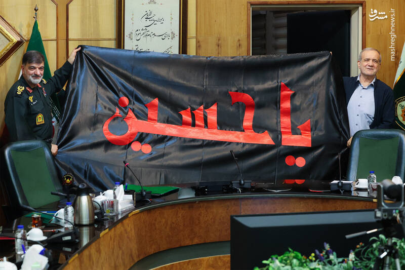 عکس / حضور رئیس جمهور در ستاد فرماندهی فراجا 18