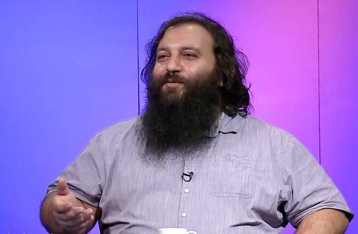 طلا،بزرگي،وسط،كتاب،دست،كيلو،قصه،گرم،پرسيدم،تعجب،مترجم،توي،دو ...