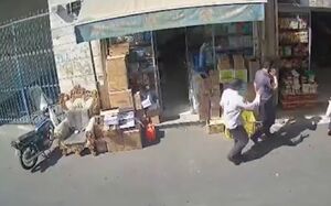 فیلم/ سرقت برق‌آسا موبایل در بازار تهران!