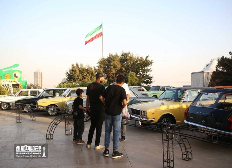 نمایش خودروی نوستالژیک ایرانی در برج میلاد + عکس 3