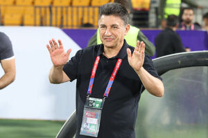 قلعه‌نویی هم‌زمان سرمربی تیم‌ملی و استقلال باشد