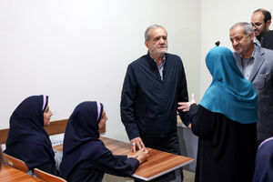 فیلم/ پزشکیان: آموزش درست به دانش‌آموزان ربطی به تحریم ندارد