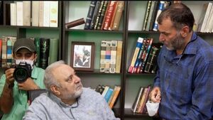 ده‌نمکی: کاسبی تا لحظه آخر پای اعتقاداتش ایستاد