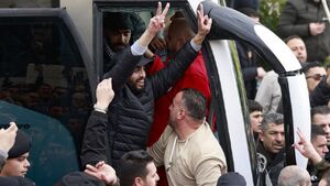 رویترز: بیش از ۱۹۰۰ فلسطینی در چارچوب اجرای توافق آتشبس آزاد میشوند رویترز: بیش از ۱۹۰۰ فلسطینی در چارچوب اجرای توافق آتشبس آزاد میشوند