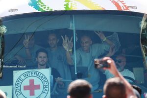 اولین تصاویر از اسرای آزاد شده فلسطینی در خان‌یونس