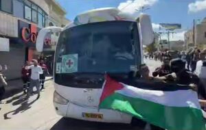 فیلم/ ورود اسرای آزاد شده فلسطینی به رام‌الله