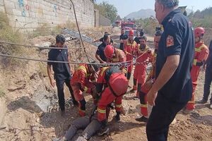 نجات معجزه‌آسای جوان سقوط‌کرده در چاه 12 متری