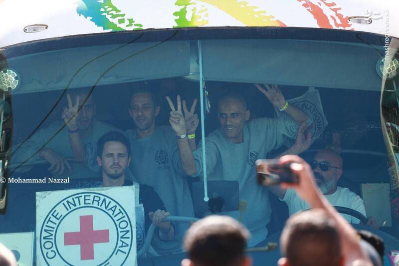 جزئیات عملیات آزادی اسرا در تلآویو و غزه/ بیانیه مهم گردانهای قسام در باره توافق تبادل اسرا/ اتمام فرایند آزادی اسرا؛ استقبال باشکوه در خان یونس +عکس و فیلم