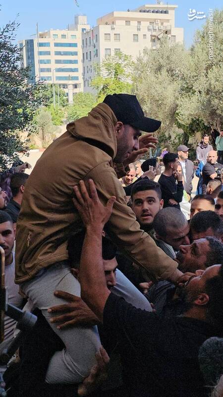 عکس/ استقبال فلسطینیها از اسرای آزاد شده در خانیونس