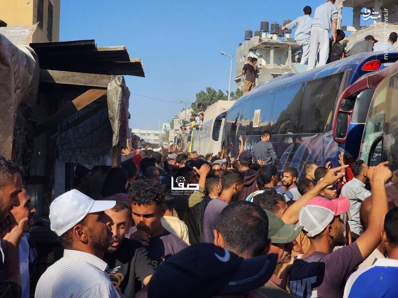 عکس/ استقبال فلسطینیها از اسرای آزاد شده در خانیونس