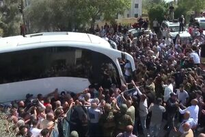 ورود ۱۵۴ اسیر فلسطینی آزاد شده به مصر ورود ۱۵۴ اسیر فلسطینی آزاد شده به مصر