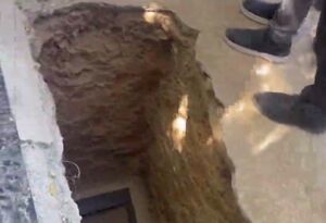فیلم / محل تدفین محمد کاسبی در قطعه نام آوران بهشت زهرا