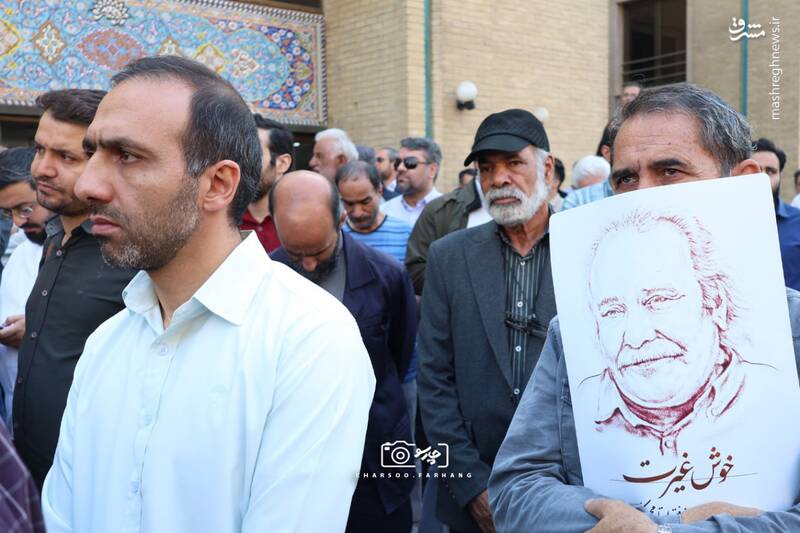 عکس / حضور چهرهها در مراسم تشییع پیکر محمد کاسبی 34