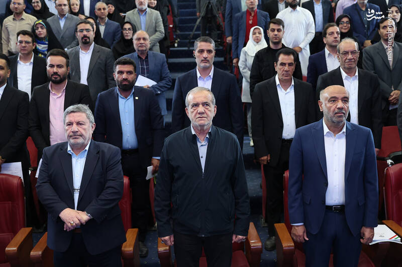 عکس / حضور پزشکیان در همایش "در مسیر عدالت" 3
