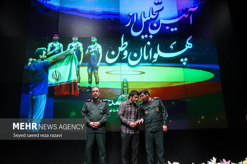 عکس / مراسم تجلیل از قهرمانان تیم ملی کشتی جمهوری اسلامی ایران 16