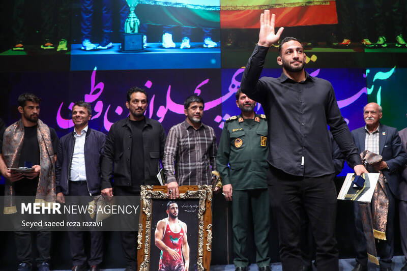 عکس / مراسم تجلیل از قهرمانان تیم ملی کشتی جمهوری اسلامی ایران 28