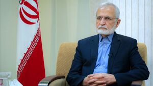 جمهوری اسلامی اهل مذاکره است اما تحمیل را نمیپذیرد / صهیونیستها پروتکل 24 مادهای دارند که فراماسونها آن را تدوین کردهاند / مذاکره غیرمستقیم با آمریکا حکمت رهبری بود