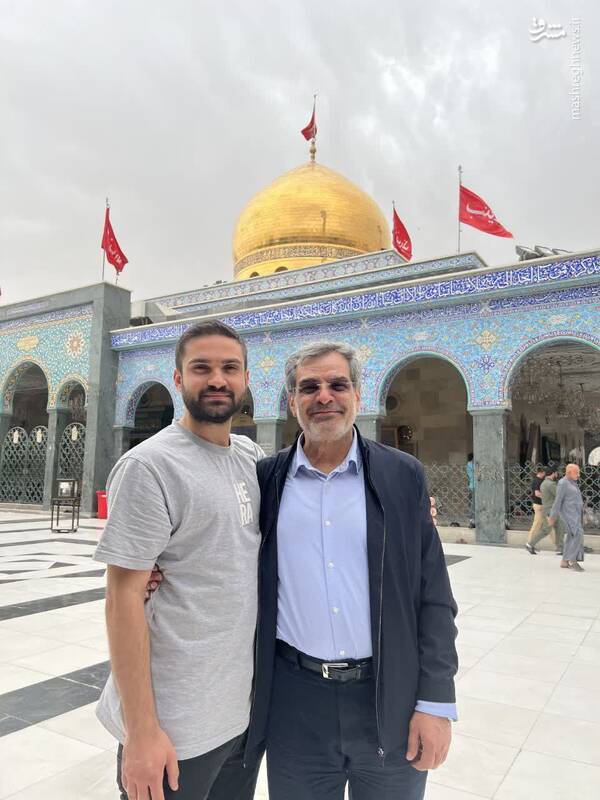 تصویر دیده نشده از شهید ربانی و فرزندش در حرم سیده زینب(س)