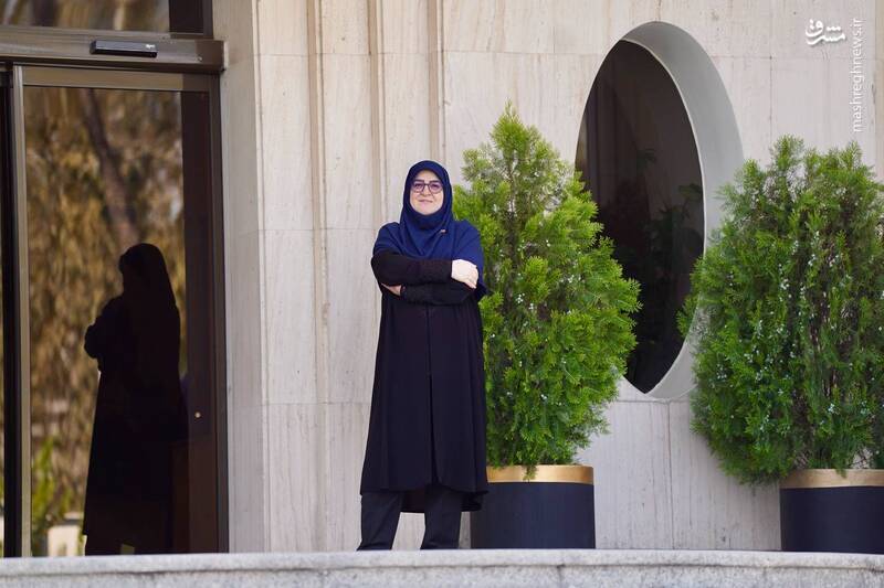 عکس / وزرای دولت در حیاط دولت 7