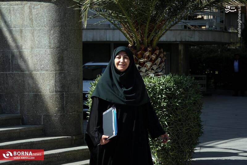عکس / وزرای دولت در حیاط دولت 23