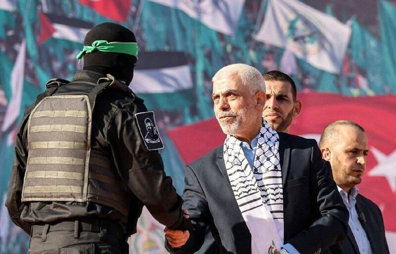 از خان‌یونس تا طوفان الاقصی: روایت زندگی یک فرمانده مقاومت/ سنوار، شمشیر قدس؛ یک سال پس از شهادت قهرمان مقاومت