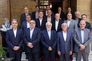 آیتالله خامنهای مشتری طنزهای این کمدین بود / ناسپاسی مجرمی که مورد رأفت نظام قرار گرفت!