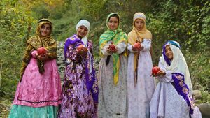 عکس/ جشن سرخی زندگی در قره‌داغ آذربایجان