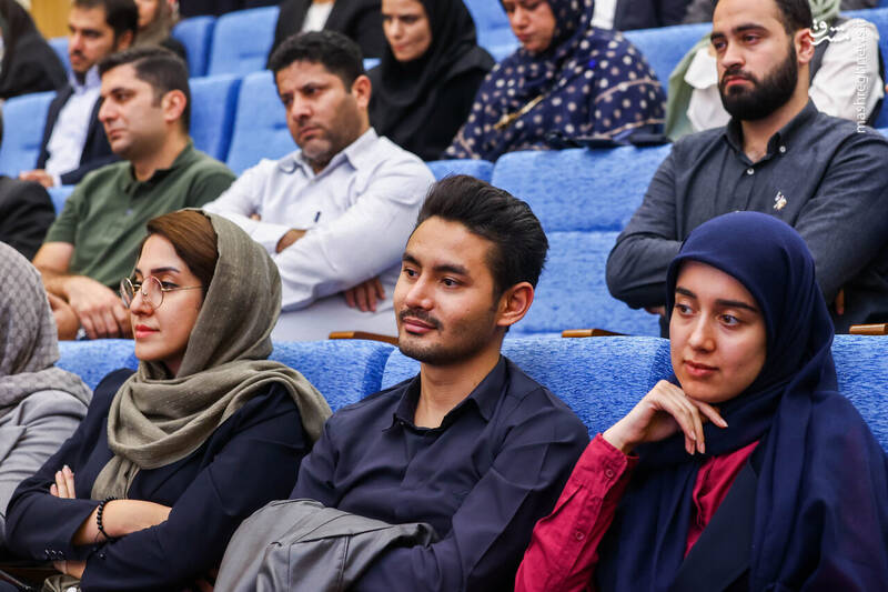 عکس / نخستین کنفرانس بین‌المللی کارآفرینی اجتماعی با حضور قالیباف 40