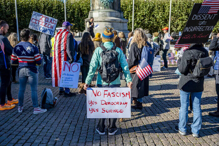 فریاد معترضان آمریکایی علیه دولت ترامپ: آمریکا را نجات دهید + فیلم